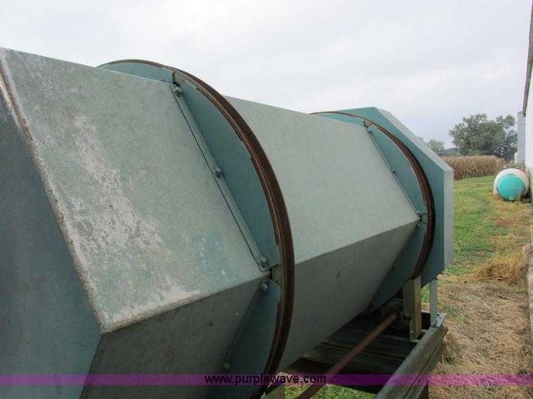 image for item I8922 Gustafson 5600 seed treater