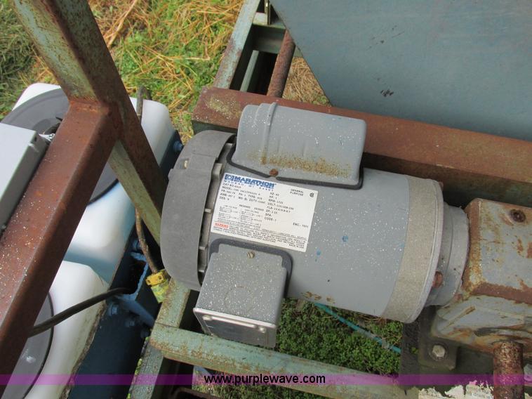 image for item I8922 Gustafson 5600 seed treater