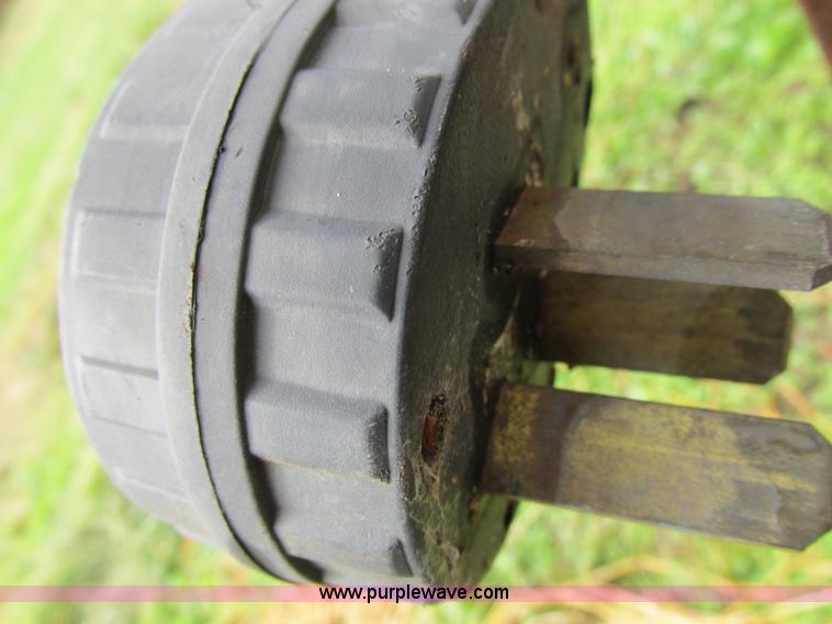 image for item I8922 Gustafson 5600 seed treater