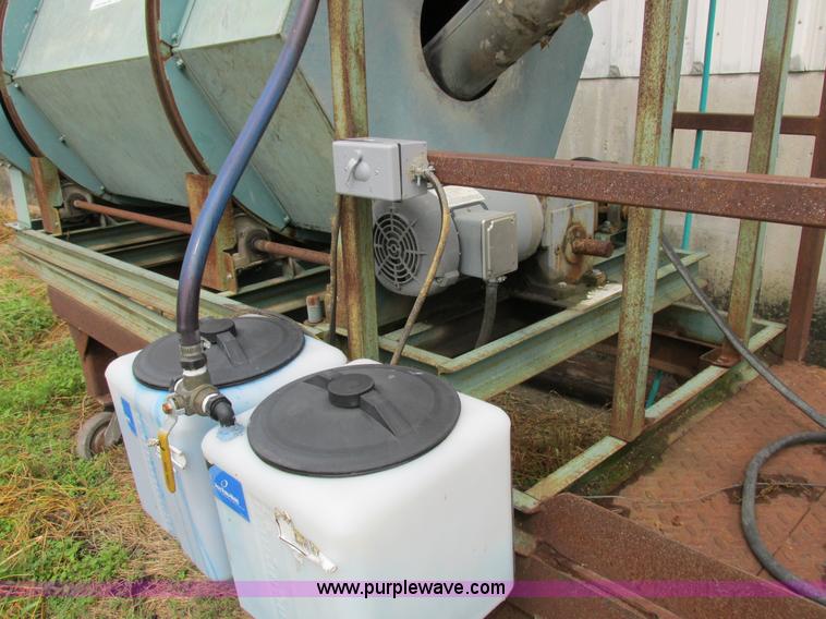 image for item I8922 Gustafson 5600 seed treater