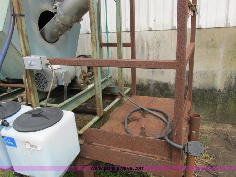 image for item I8922 Gustafson 5600 seed treater