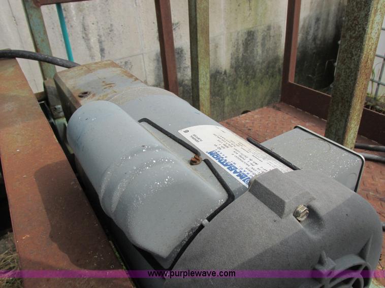 image for item I8922 Gustafson 5600 seed treater