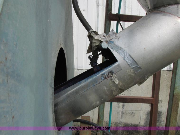 image for item I8922 Gustafson 5600 seed treater