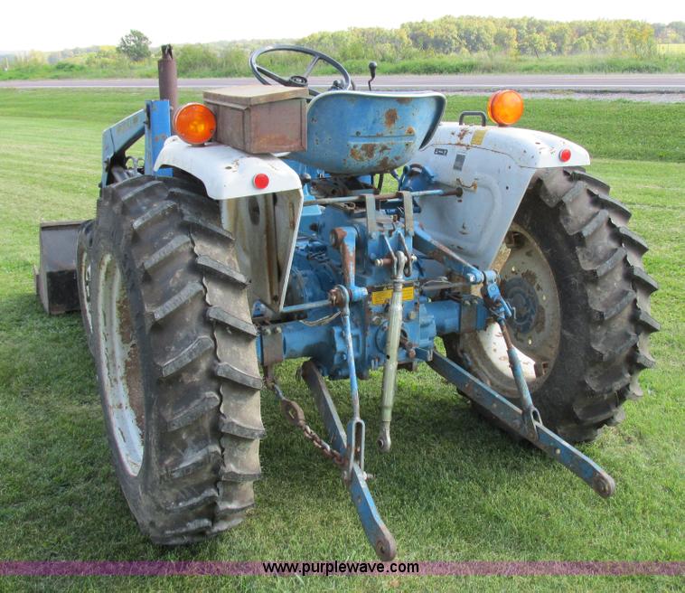 image for item I8927 Ford 1710 MFWD tractor