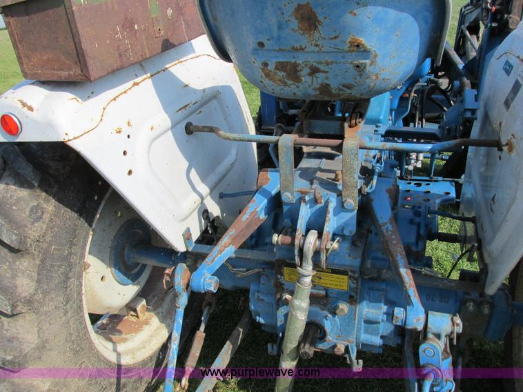 image for item I8927 Ford 1710 MFWD tractor
