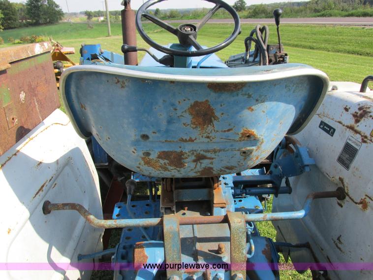 image for item I8927 Ford 1710 MFWD tractor