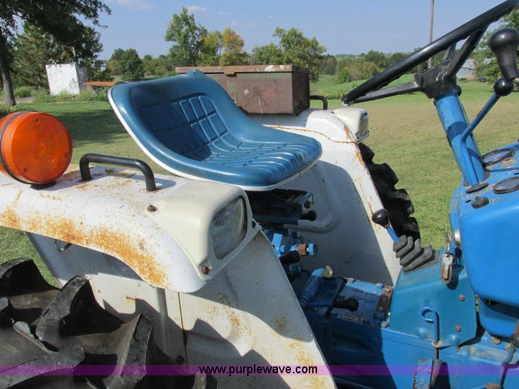 image for item I8927 Ford 1710 MFWD tractor