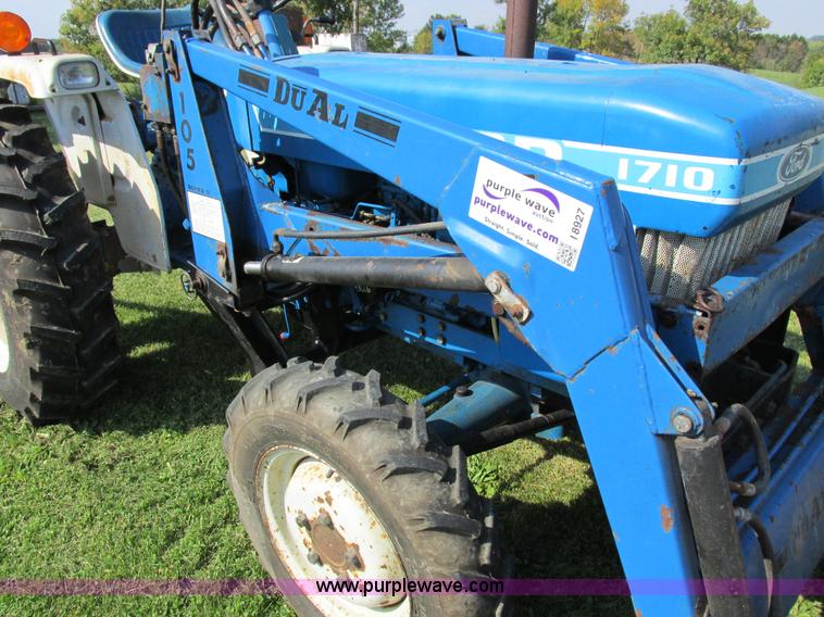 image for item I8927 Ford 1710 MFWD tractor