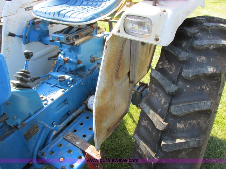 image for item I8927 Ford 1710 MFWD tractor