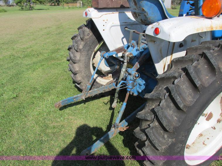 image for item I8927 Ford 1710 MFWD tractor