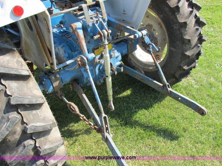 image for item I8927 Ford 1710 MFWD tractor