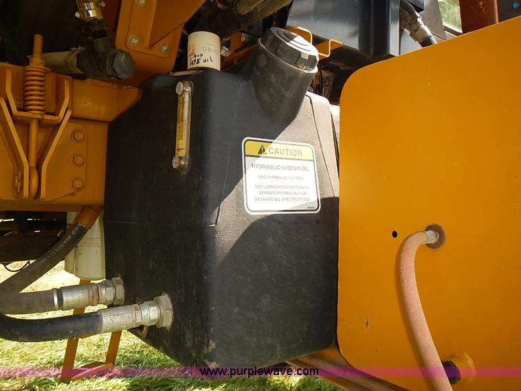 image for item J3063 2007 Ag-Chem RoGator 1074 self-propelled sprayer