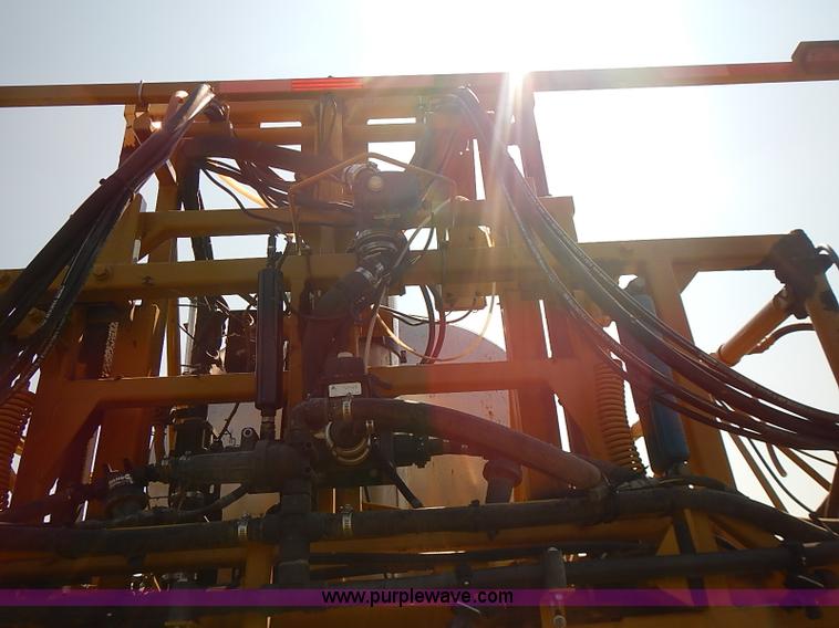 image for item J3063 2007 Ag-Chem RoGator 1074 self-propelled sprayer