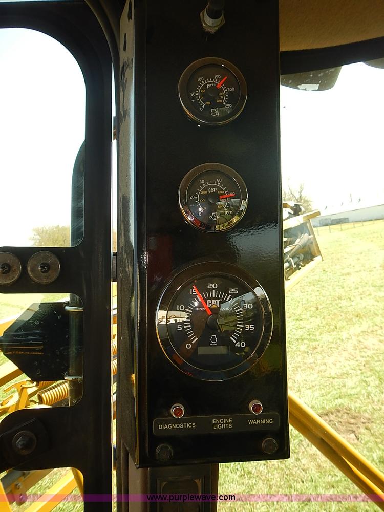 image for item J3063 2007 Ag-Chem RoGator 1074 self-propelled sprayer