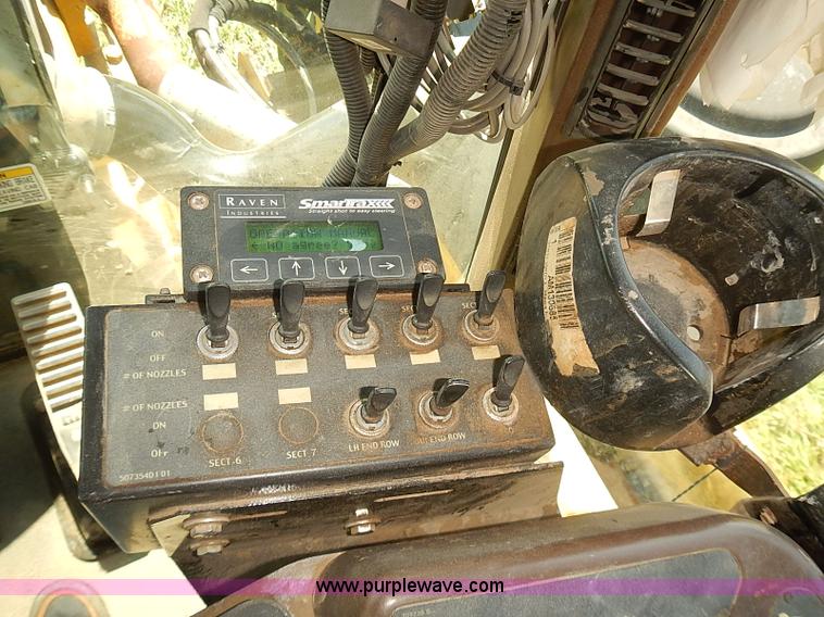 image for item J3063 2007 Ag-Chem RoGator 1074 self-propelled sprayer