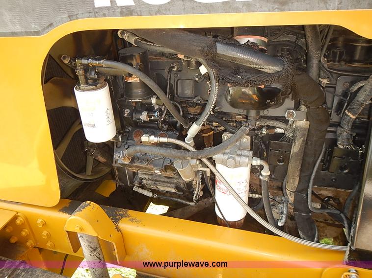 image for item J3063 2007 Ag-Chem RoGator 1074 self-propelled sprayer