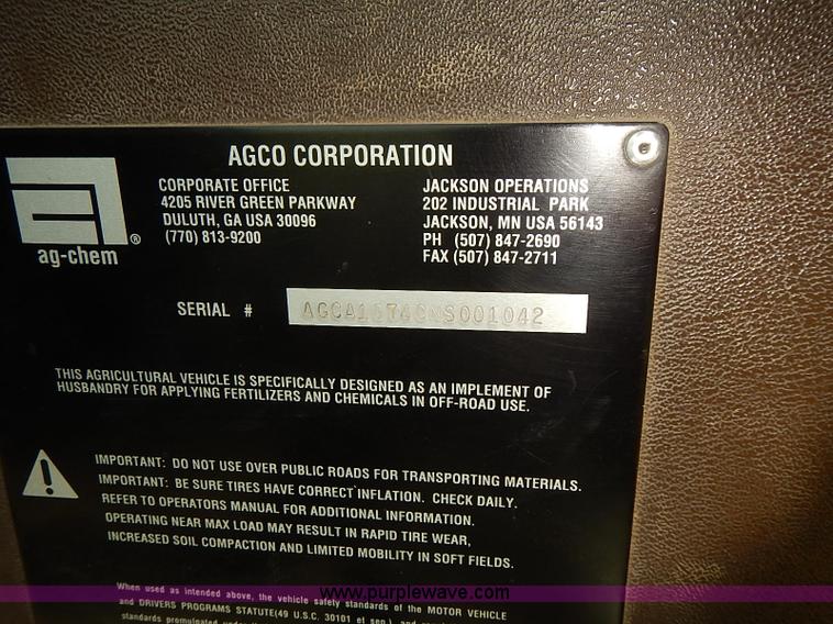 image for item J3063 2007 Ag-Chem RoGator 1074 self-propelled sprayer