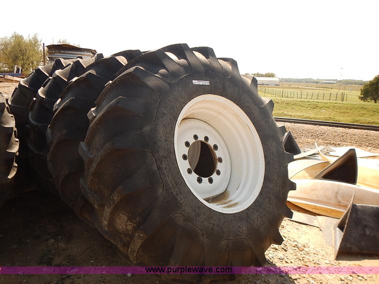 image for item J3063 2007 Ag-Chem RoGator 1074 self-propelled sprayer