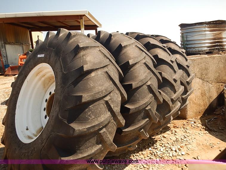 image for item J3063 2007 Ag-Chem RoGator 1074 self-propelled sprayer