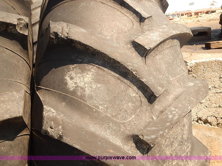 image for item J3063 2007 Ag-Chem RoGator 1074 self-propelled sprayer