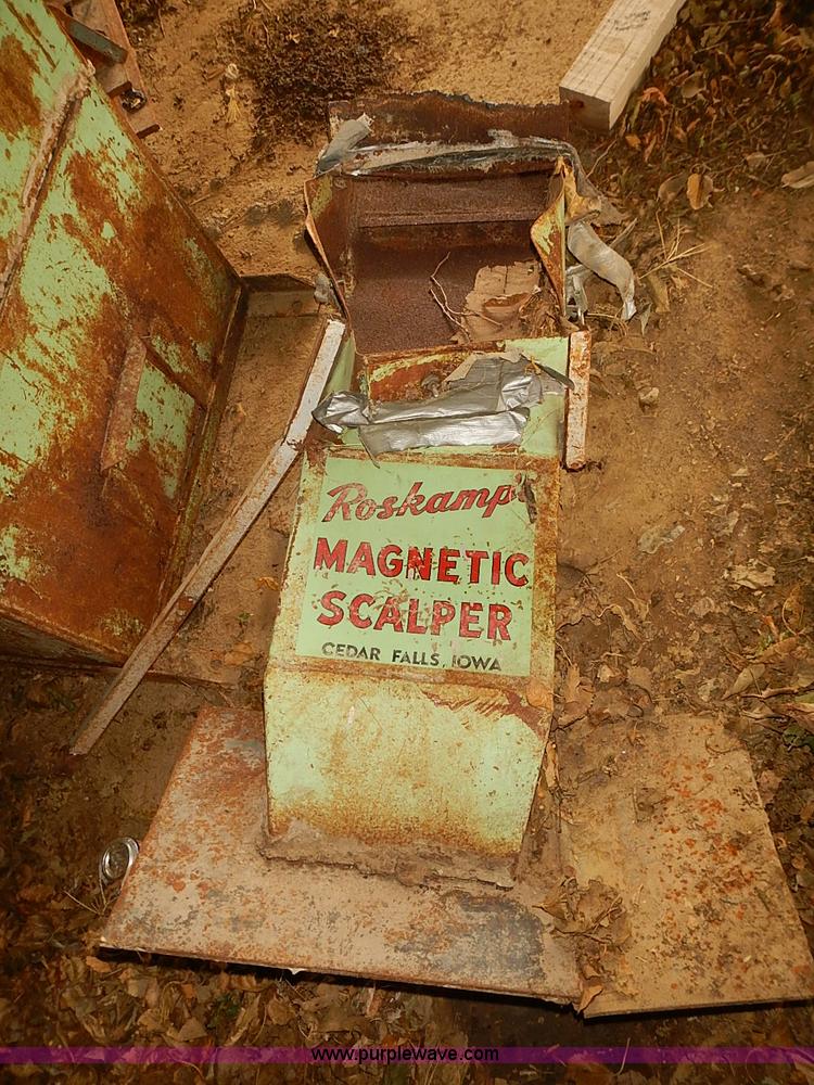 image for item J3065 Roskamp K grain roller mill