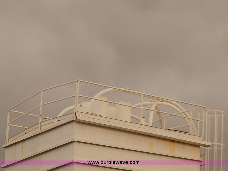 image for item J3068 Overhead grain bin