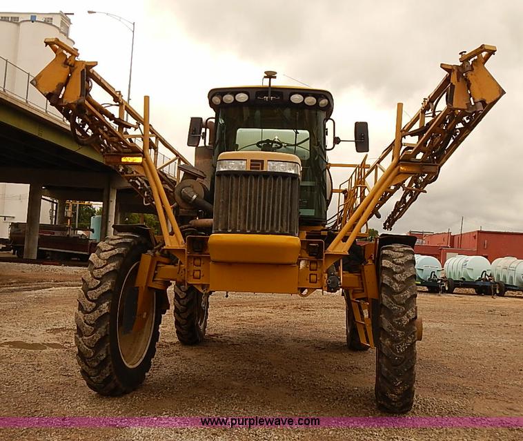 image for item J3077 2007 Ag-Chem RoGator 1074 self-propelled sprayer