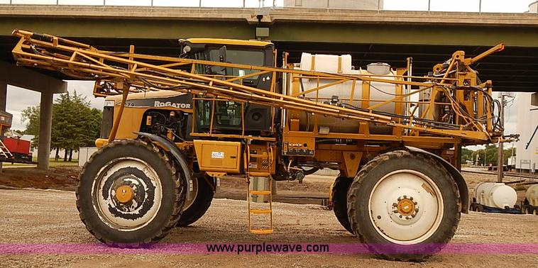 image for item J3077 2007 Ag-Chem RoGator 1074 self-propelled sprayer