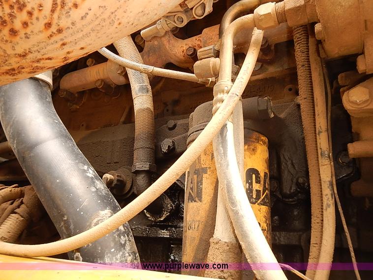 image for item J3077 2007 Ag-Chem RoGator 1074 self-propelled sprayer