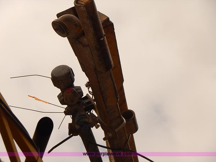 image for item J3077 2007 Ag-Chem RoGator 1074 self-propelled sprayer