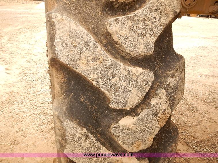 image for item J3077 2007 Ag-Chem RoGator 1074 self-propelled sprayer