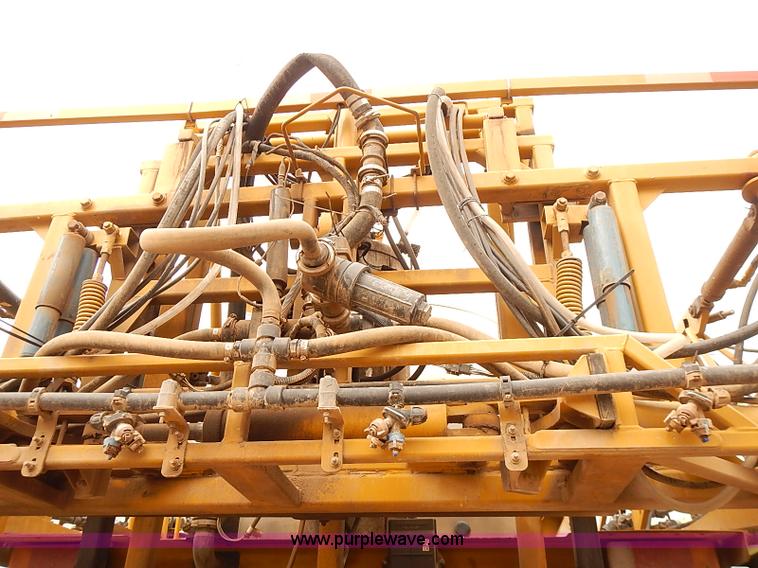 image for item J3077 2007 Ag-Chem RoGator 1074 self-propelled sprayer