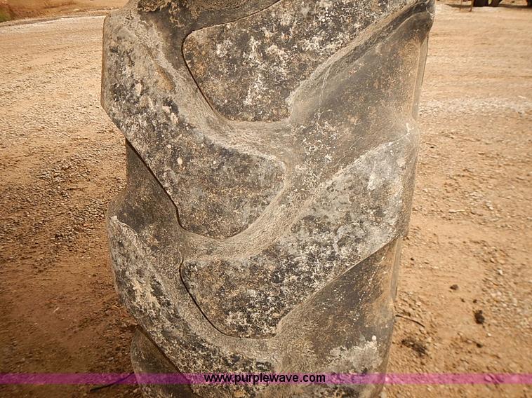 image for item J3077 2007 Ag-Chem RoGator 1074 self-propelled sprayer