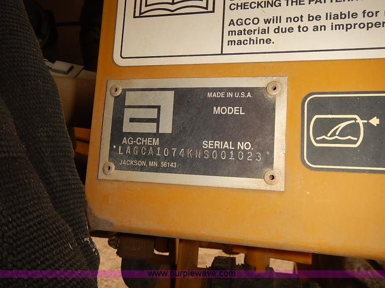 image for item J3077 2007 Ag-Chem RoGator 1074 self-propelled sprayer