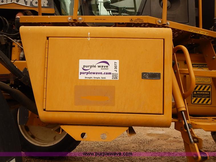 image for item J3077 2007 Ag-Chem RoGator 1074 self-propelled sprayer