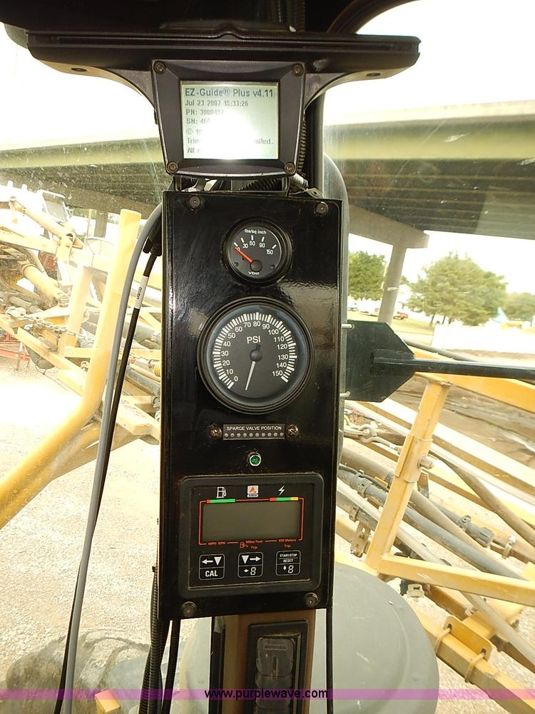 image for item J3077 2007 Ag-Chem RoGator 1074 self-propelled sprayer