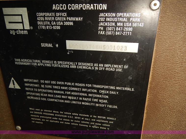 image for item J3077 2007 Ag-Chem RoGator 1074 self-propelled sprayer