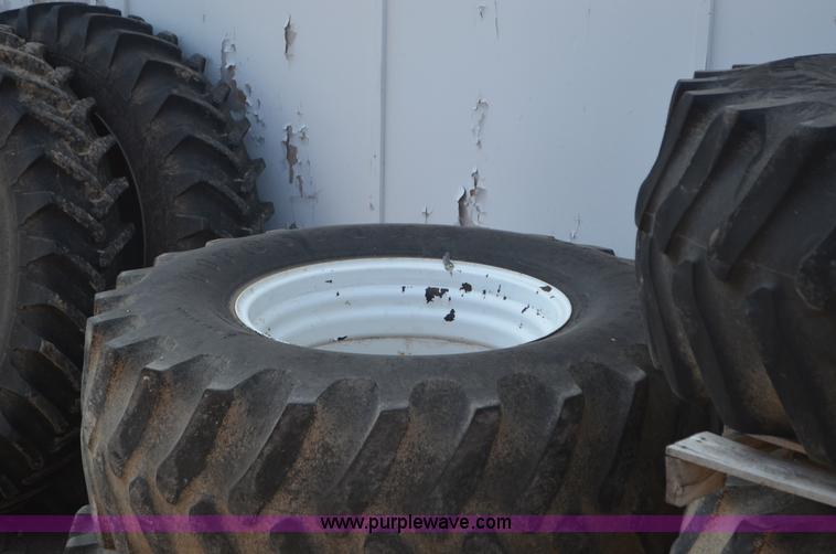 image for item J3077 2007 Ag-Chem RoGator 1074 self-propelled sprayer