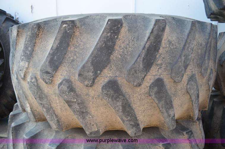 image for item J3077 2007 Ag-Chem RoGator 1074 self-propelled sprayer