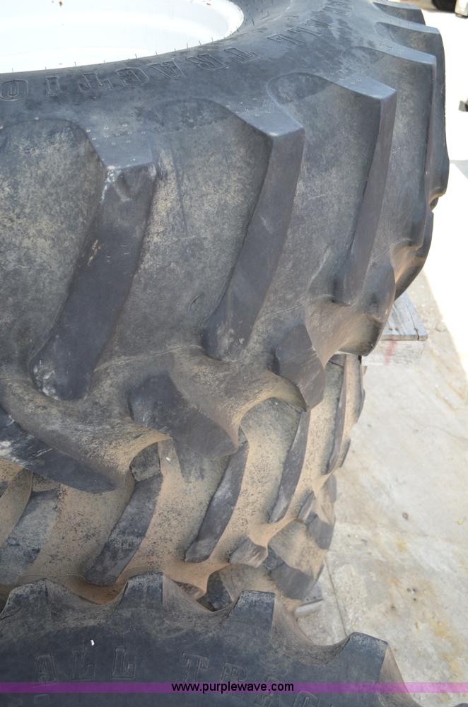 image for item J3077 2007 Ag-Chem RoGator 1074 self-propelled sprayer