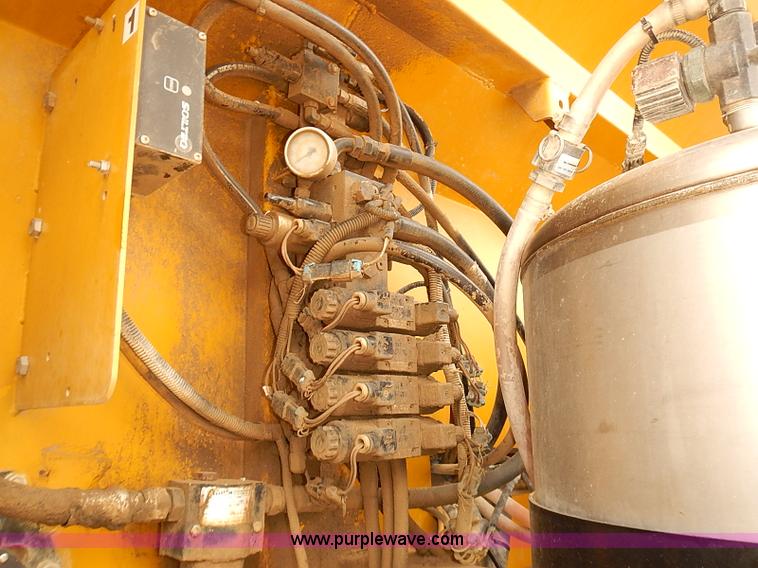 image for item J3085 2003 Ag-Chem TerraGator 8104 Air-Flow self-propelled applicator