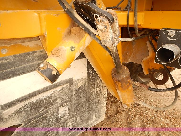 image for item J3085 2003 Ag-Chem TerraGator 8104 Air-Flow self-propelled applicator