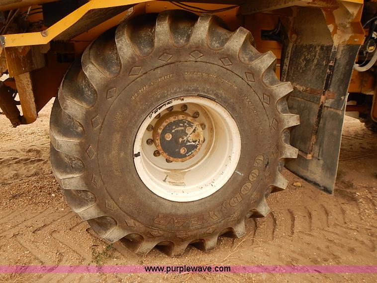 image for item J3085 2003 Ag-Chem TerraGator 8104 Air-Flow self-propelled applicator