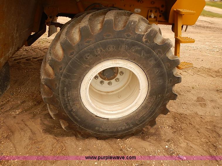 image for item J3085 2003 Ag-Chem TerraGator 8104 Air-Flow self-propelled applicator