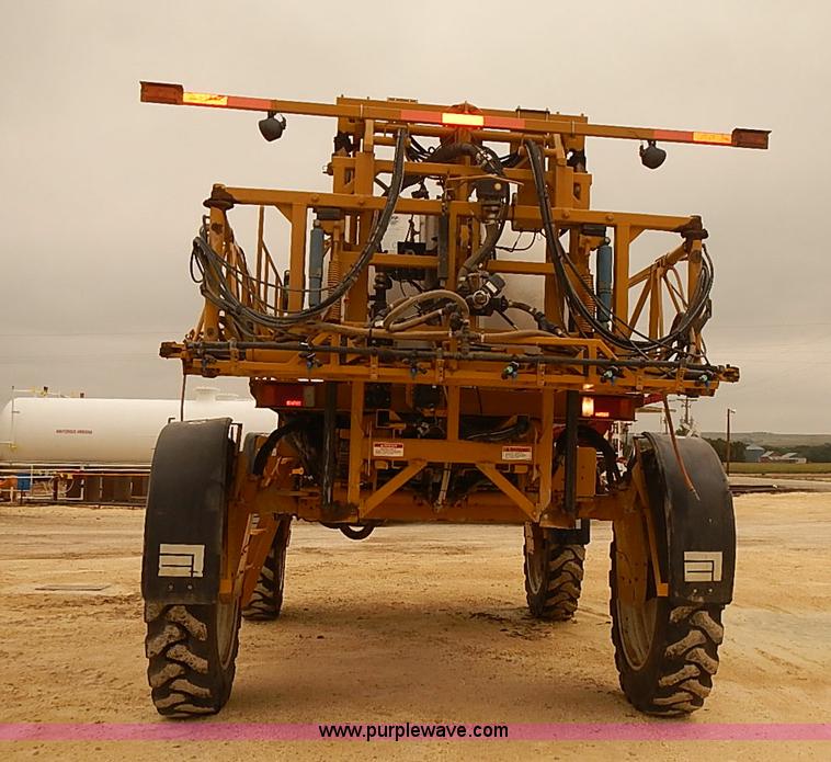 image for item J3106 2007 Ag-Chem RoGator 1074 self-propelled sprayer