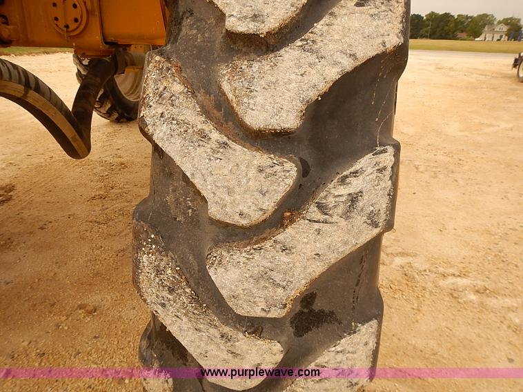 image for item J3106 2007 Ag-Chem RoGator 1074 self-propelled sprayer