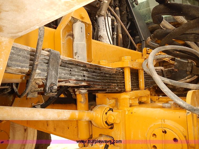 image for item J3106 2007 Ag-Chem RoGator 1074 self-propelled sprayer