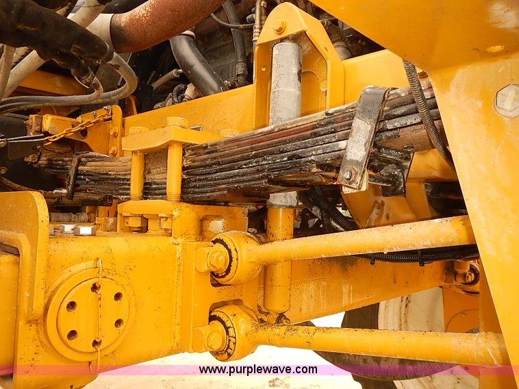 image for item J3106 2007 Ag-Chem RoGator 1074 self-propelled sprayer