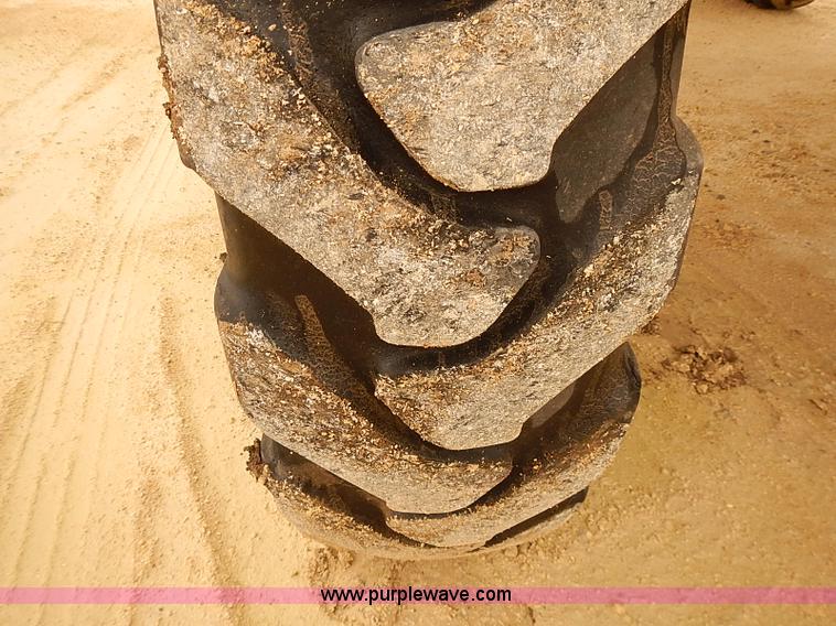 image for item J3106 2007 Ag-Chem RoGator 1074 self-propelled sprayer