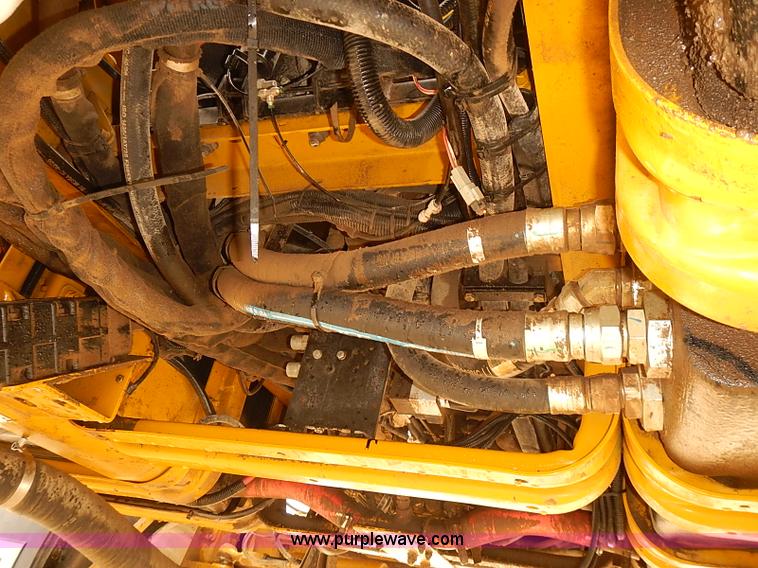 image for item J3106 2007 Ag-Chem RoGator 1074 self-propelled sprayer